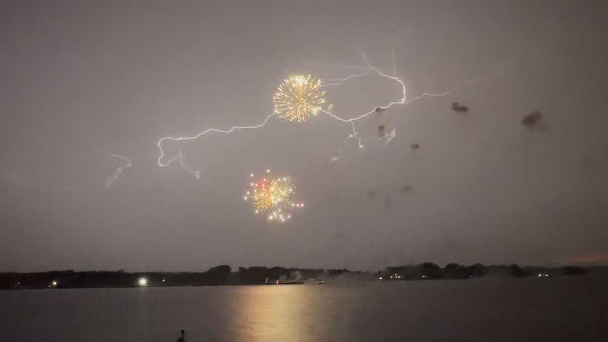 Lightning takes the show during fireworks display