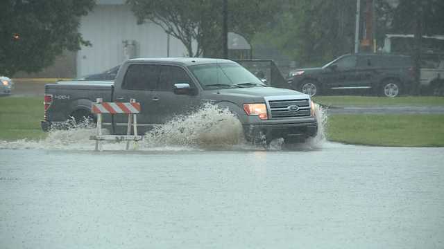 Flash flooding closes roads, impacts drivers in Fort Smith - Vimarsana News