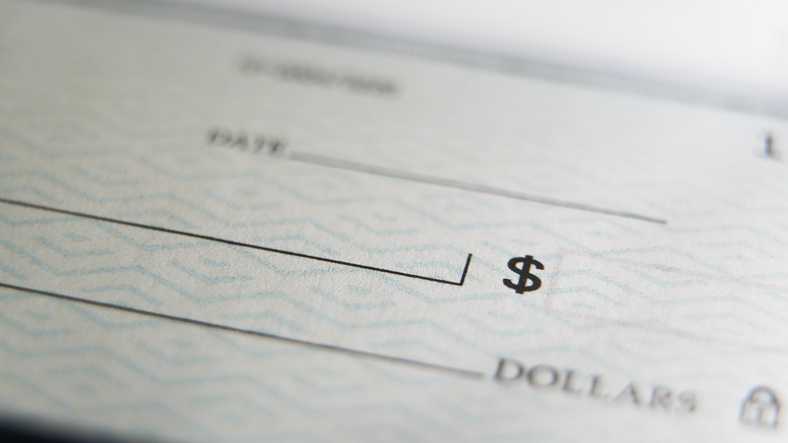 Half a million federal workers will miss paychecks Friday as shutdown drags on