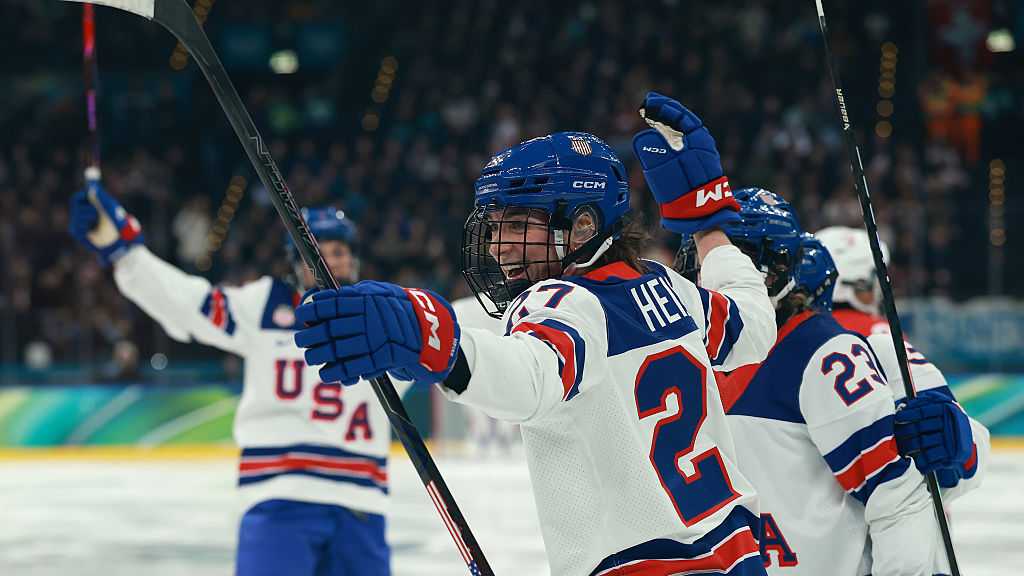 US women's ice hockey dominates Canada 5-0, improves to 4-0 in Olympic play