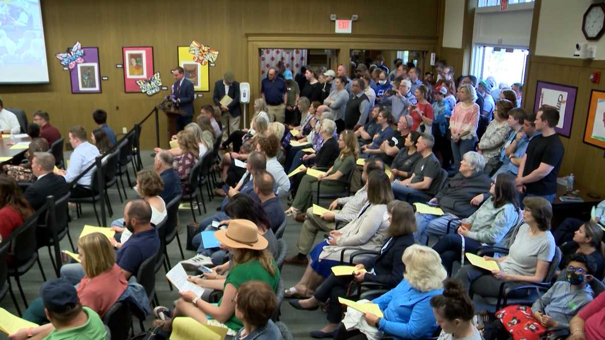 Hempfield school board meets after unapproved drag show