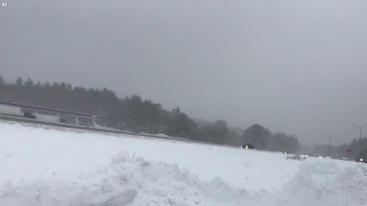 Snow slowing down Friday morning commute