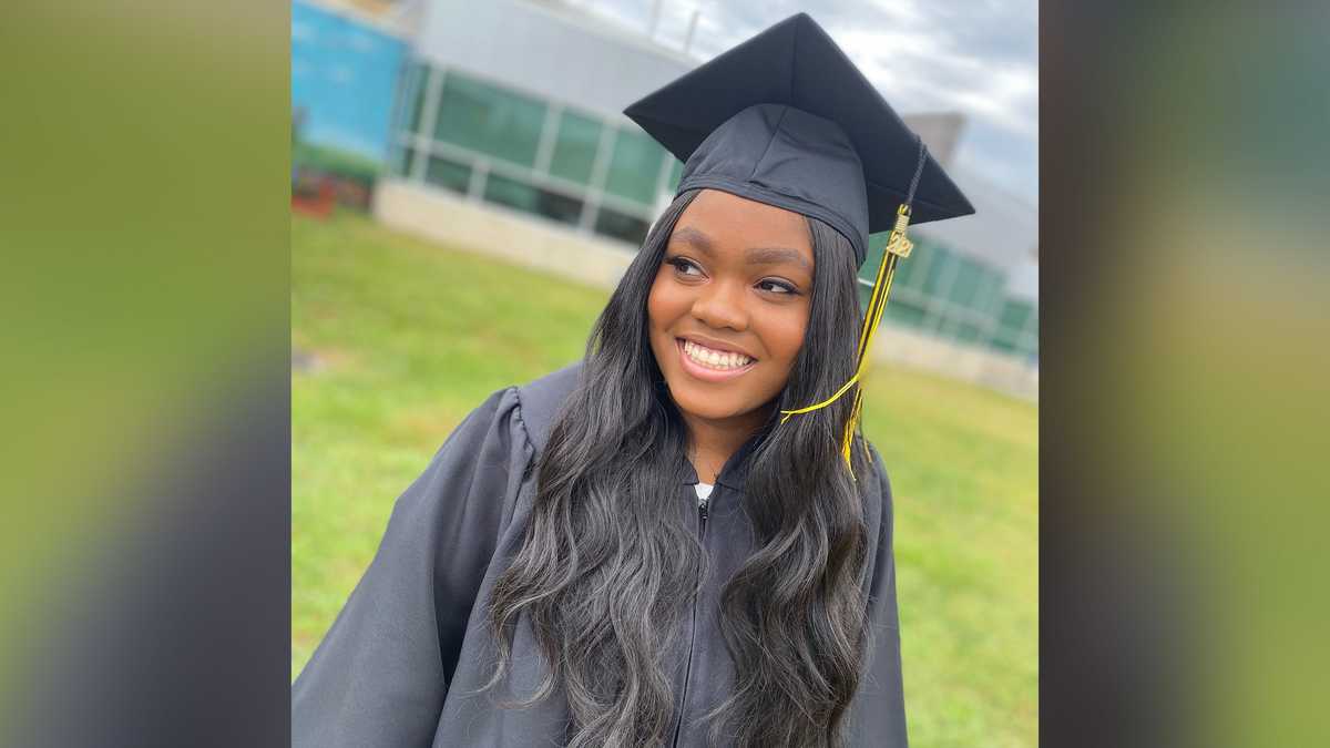 17-12 months-aged stunned when she learned she was available far more than million in faculty scholarships 17-12 months-aged stunned when she learned she was available far more than million in faculty scholarships