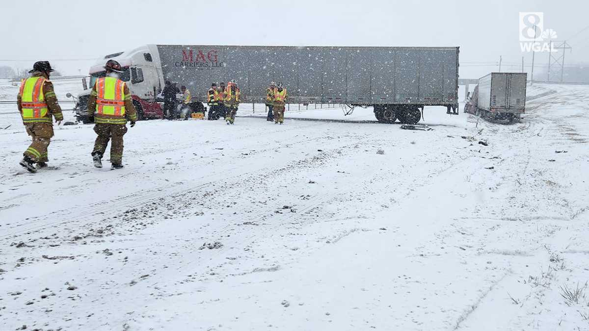 Crash shuts down I-81 in Franklin County, Pa.