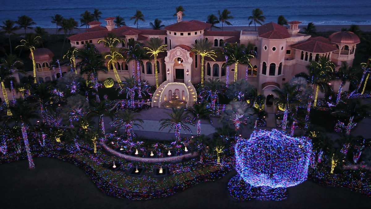 Spectacular light display adorns property in Jensen Beach