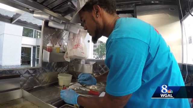 Food cart workers try to stay cool - Vimarsana News