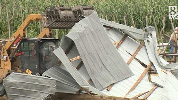 Cows trapped as barn in Pennsylvania collapses