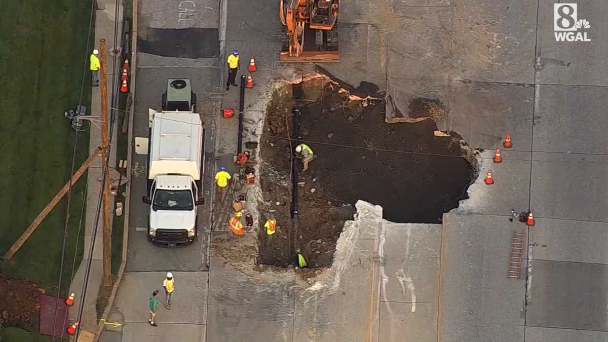 Sinkhole closes road near King of Prussia Mall
