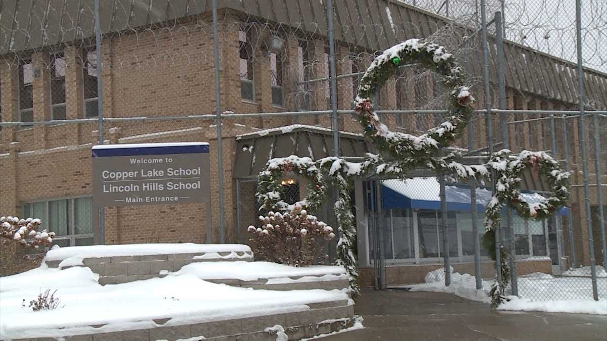 Walker to close troubled Lincoln Hills juvenile prison, open five regional teenage prisons