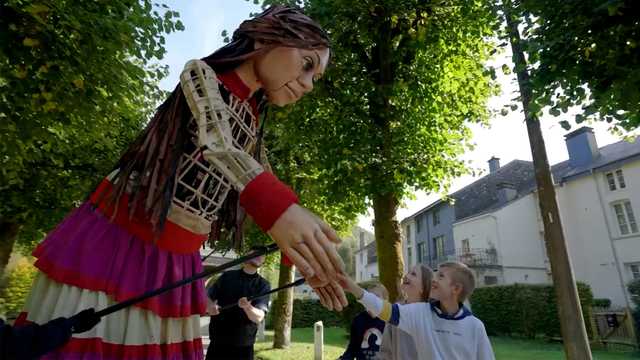 12-foot puppet Little Amal begins her American tour - Vimarsana News