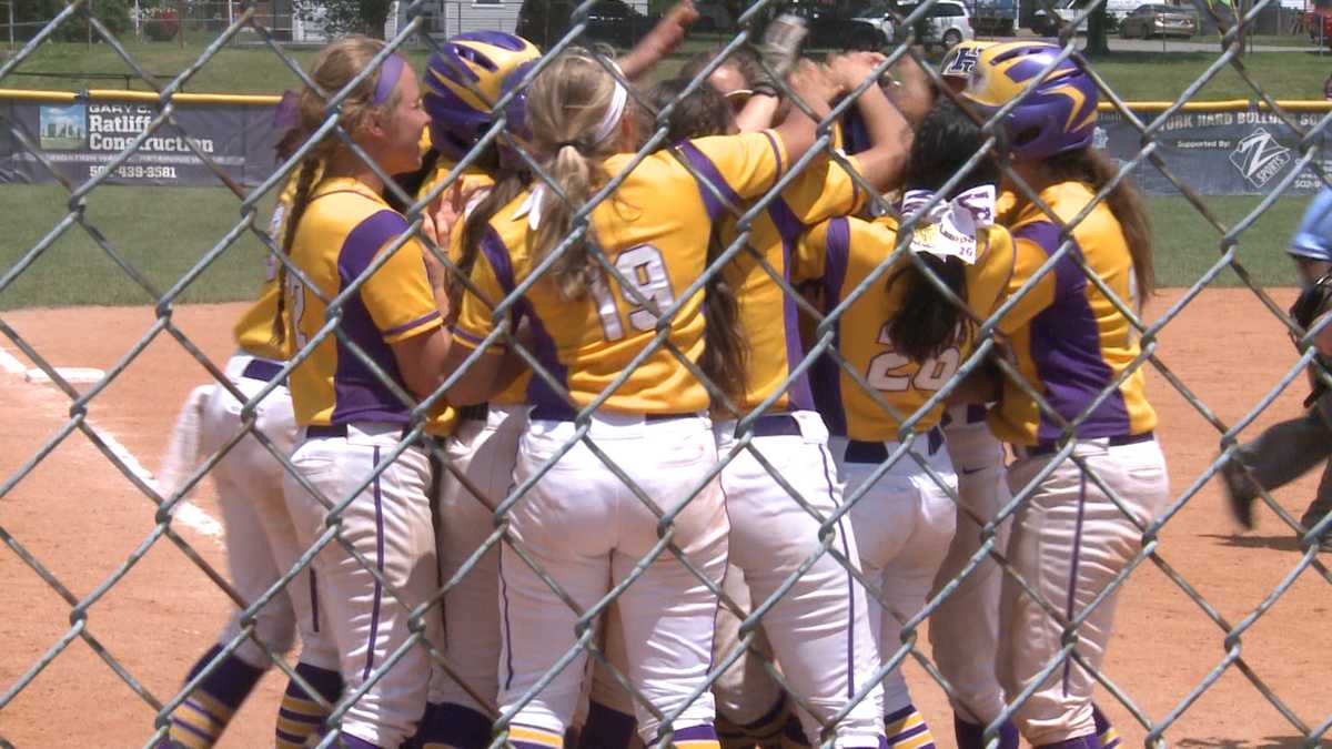 Male softball finishes regular season undefeated