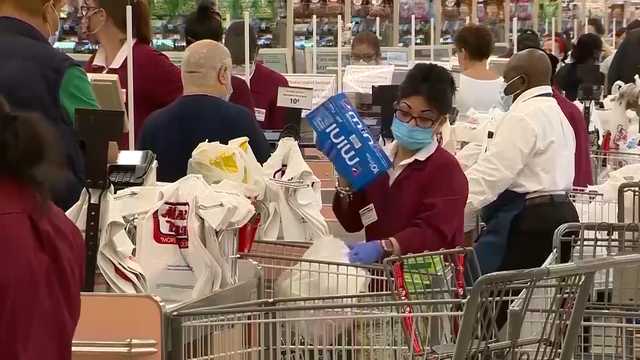 Grocery store workers demand faster access to COVID-19 vaccine - Vimarsana News