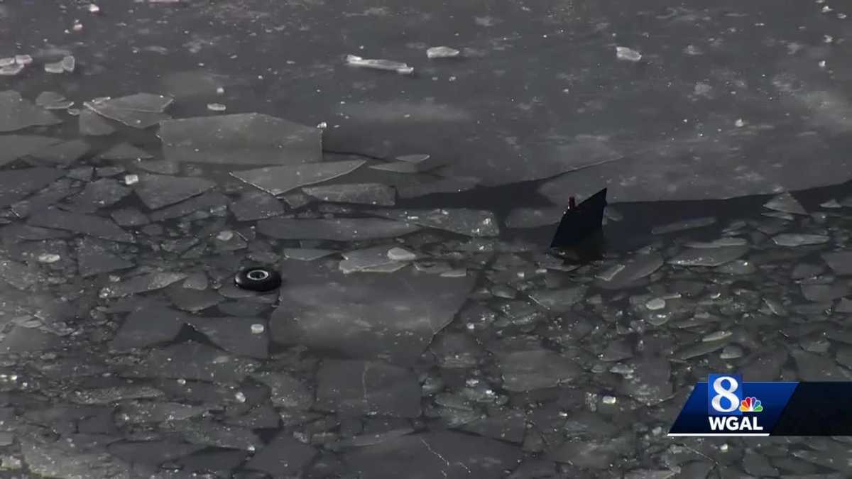 Small plane crashes into creek in Maryland