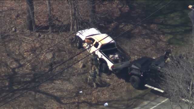 Armed police surround pickup truck in CT after chase - Vimarsana News