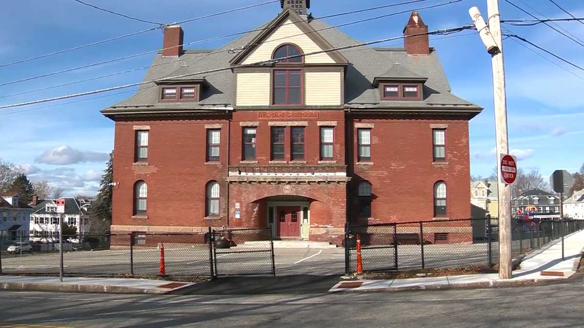 FBI warns about school intruders in Mass.; men try to enter 2 Lowell