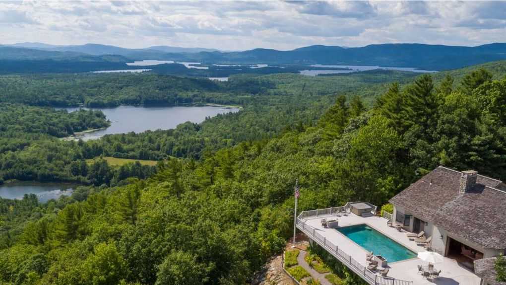 Mansion Monday Endless mountain, lake views in Moultonborough