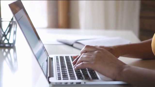 The impact of digital decluttering on mental health and tech performance - Vimarsana News