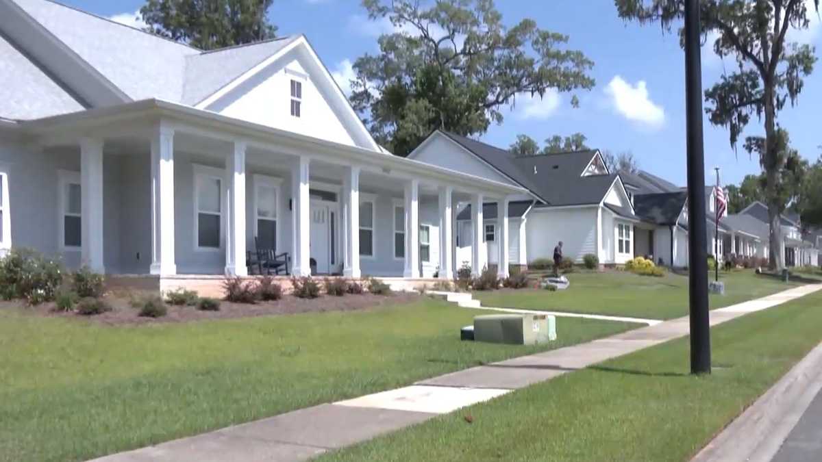 Florida lawmakers consider eliminating property taxes