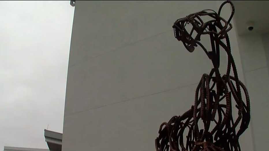 Artist makes sculpture from collapsed Sanibel causeway scraps - Vimarsana News