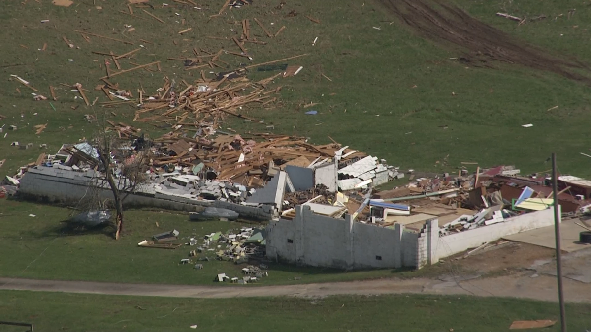 Chopper Video: Aftermath of deadly tornado in Ohatchee, Alabama