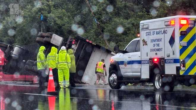 Tractor-trailer overturns on I-95 in Harford County
