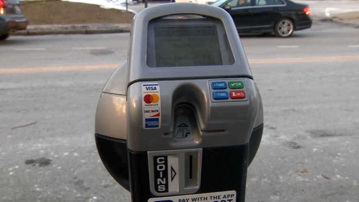 Montrose Harbor Paid Parking Meters Could Help City Turn Profit For First  Time In Disastrous Parking Deal's History, Officials Say