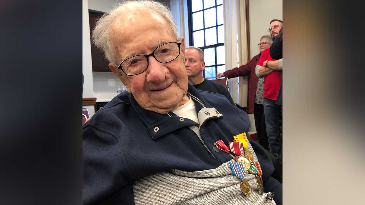 103 Year Old Wwii Veteran Awarded Army Medals