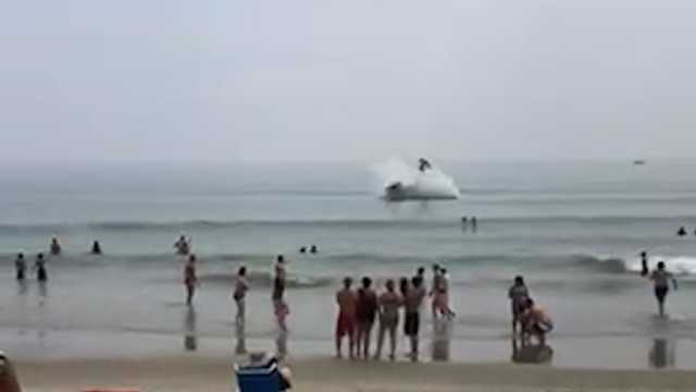 Plane crash lands into ocean off Hampton Beach in N.H. - Vimarsana News