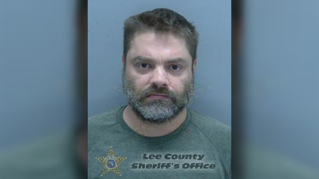 Florida man accused of trying to steal plane crashes into fence - Vimarsana News