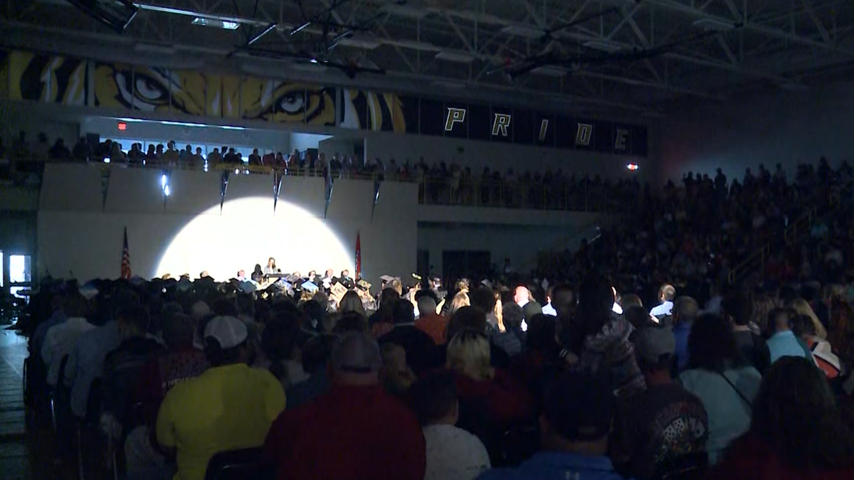 Prairie Grove holds graduation in the dark