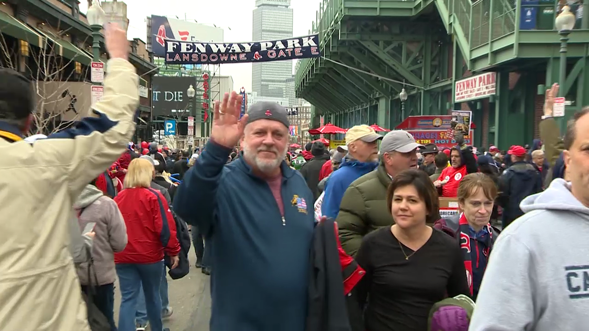 Red Sox fans brave cold, dreary day for 2019 home opener at Fenway Park