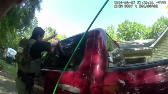 Georgia deputy works to free toddler stuck in locked truck: video - Vimarsana News