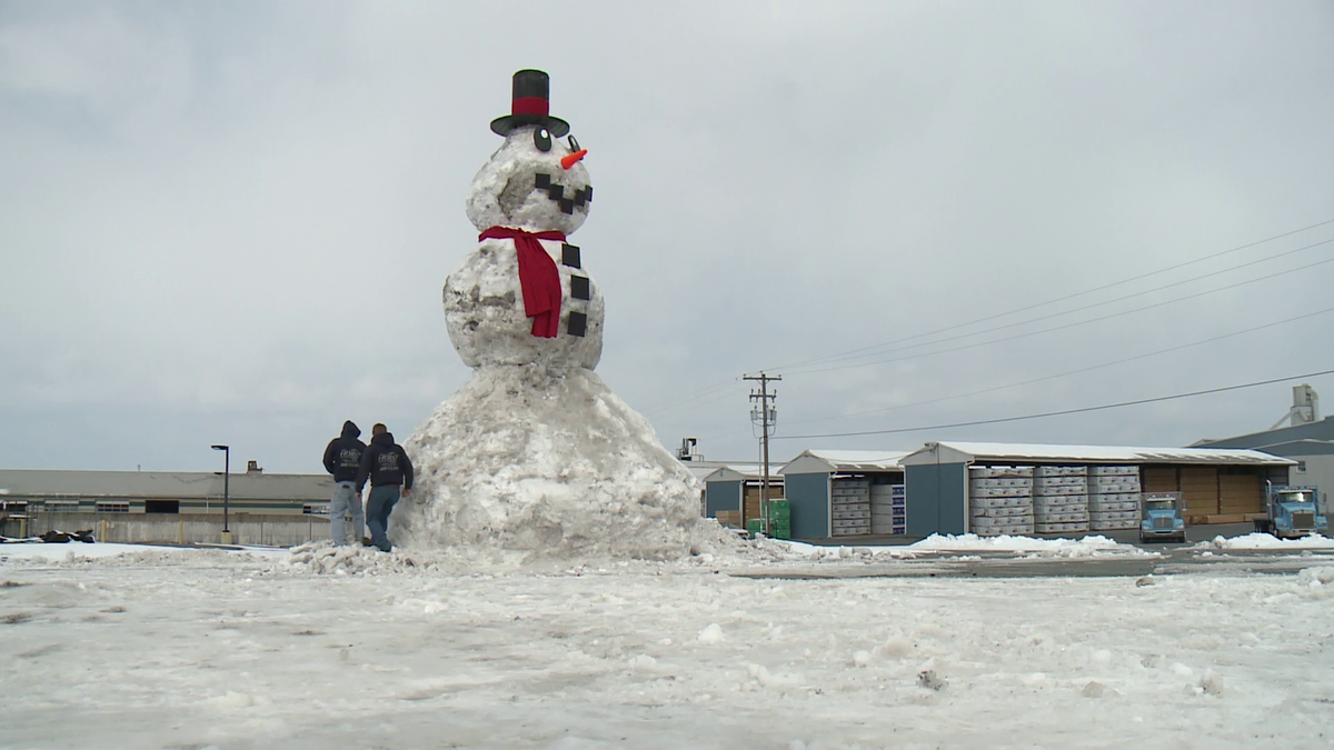 Lebanon County workers craft massive snowman in Richland