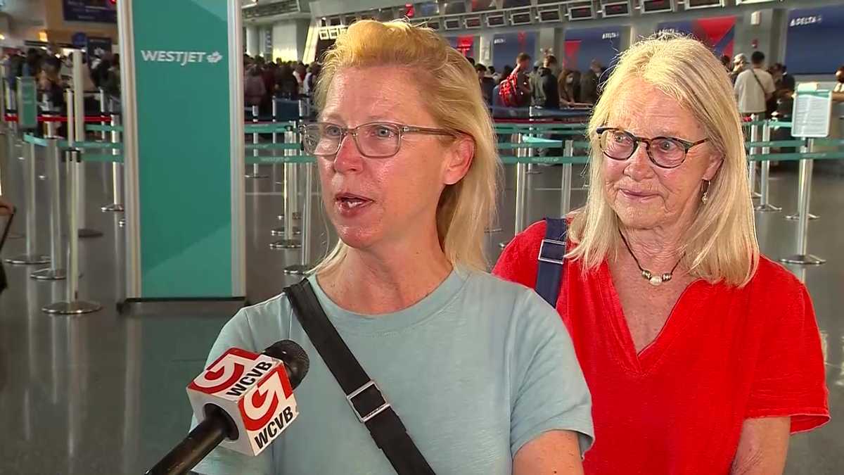 La famiglia di massa attende giorni dopo che la compagnia aerea ha annullato il viaggio in Italia