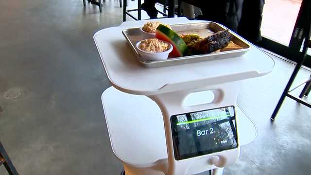 Cambridge restaurant uses robot food runner amid staff shortage - Vimarsana News