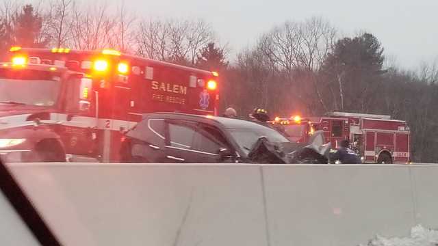 Crash closes I-93 just north of Mass. border in NH