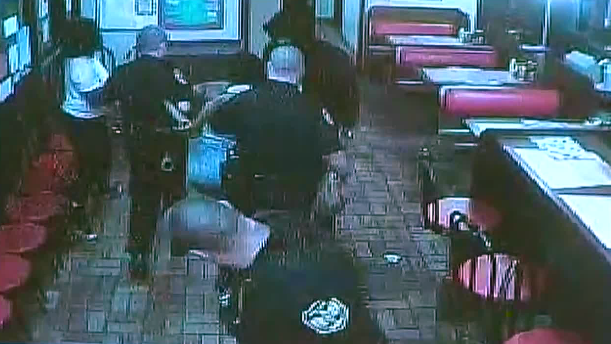 Saraland Police Release Waffle House Surveillance Video Of Womans Arrest
