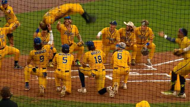 The Savannah Bananas are going MAJOR in 2024. Major League, that is. The  show is heading to Minute Maid Park (Houston Astros), Fenway Park…