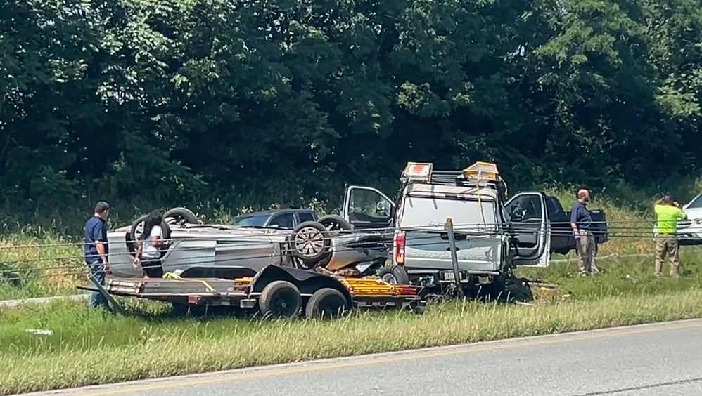 Delays increasing after car flips onto roof on Route 283 in Lancaster ...