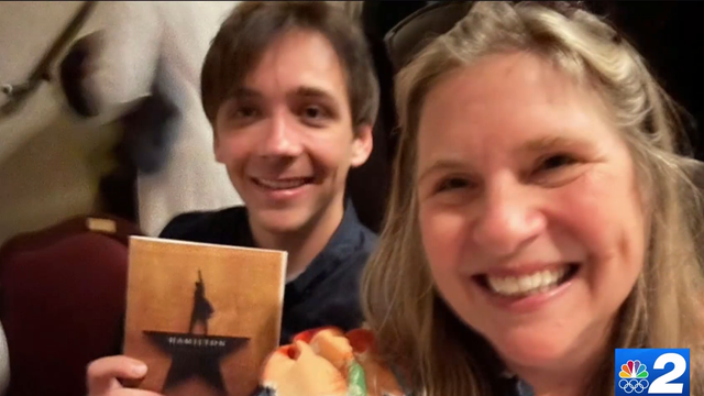 Story 2 Share: After mix-up, Hamilton fans surprised with tickets to Fort Myers show - Vimarsana News
