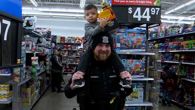 More than 600 kids get to 'Shop with a Cop' during Mass. event - Vimarsana News