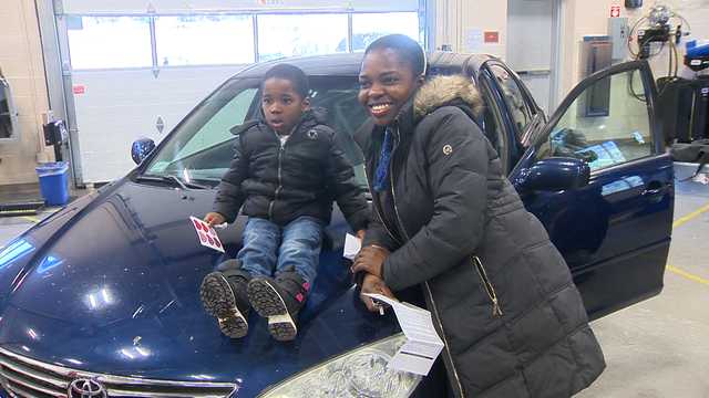Mass. high school students fix up car gifted to single mother - Vimarsana News