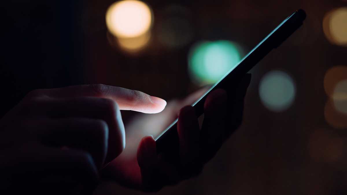 Rossen Reports: Why you’re getting spam texts from yourself