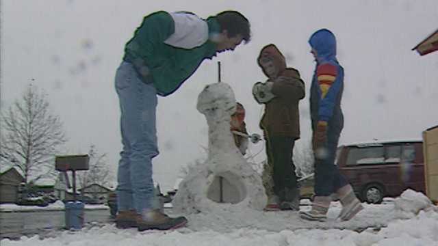 How do you build snowmen? These kids in 1992 used everything from LEGOs to robot parts