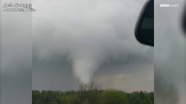 shows funnel cloud in Waukesha County