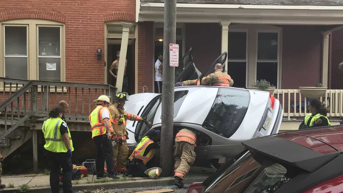 Car crashes into front porch in Lancaster, Pa.