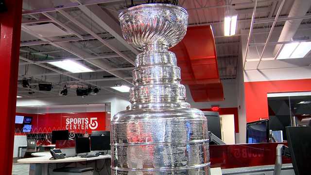 1 Minute Drill: Stanley Cup makes stop at Channel 5 - Vimarsana News