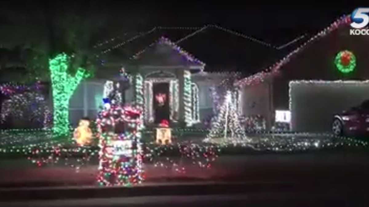Video Moore teen creates ultimate “Star Wars” Christmas lights show