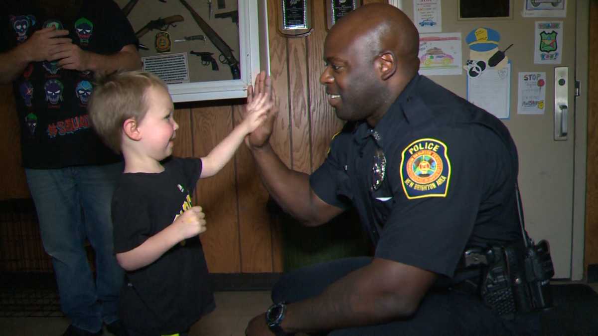 Police Officer Forms Special Friendship With 4 Year Old Cancer Survivor