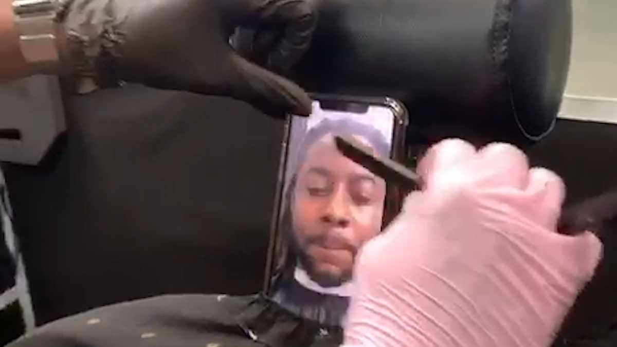 Barber gives his virtual haircuts amid coronavirus outbreak